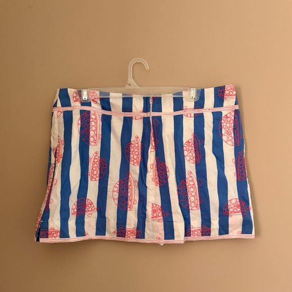 LILLY PULITZER JARVEY SKORT size 12 with turtle bow accents - Picture 3 of 3